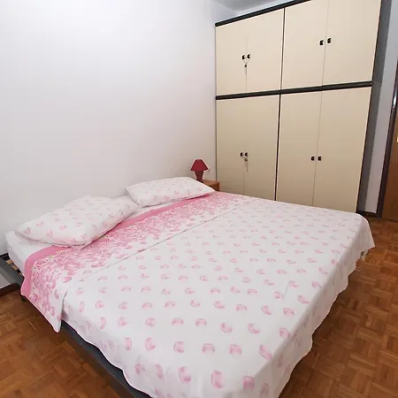 Slavica 914 公寓 梅杜林